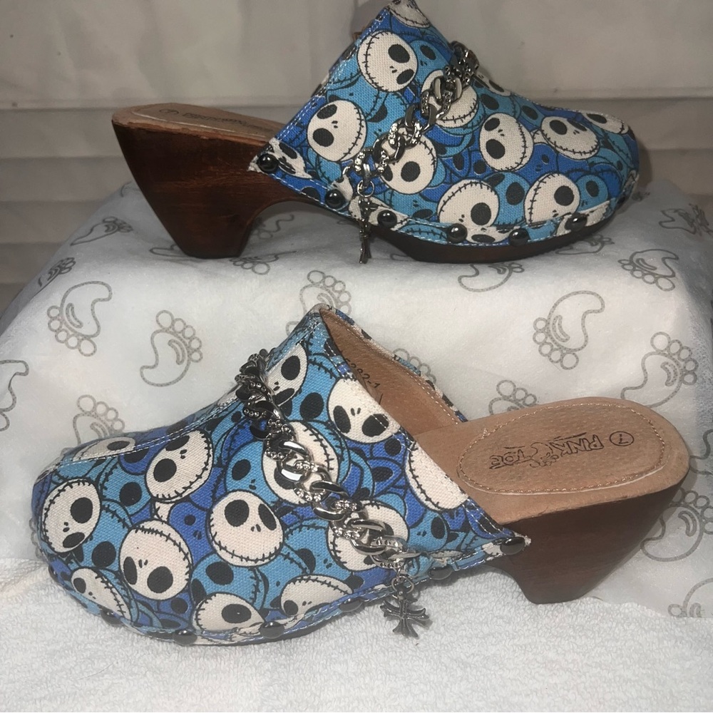 Jack Skellington Skull Mules Chain Accent Charm Wood Heel Halloween Goth Core 7
